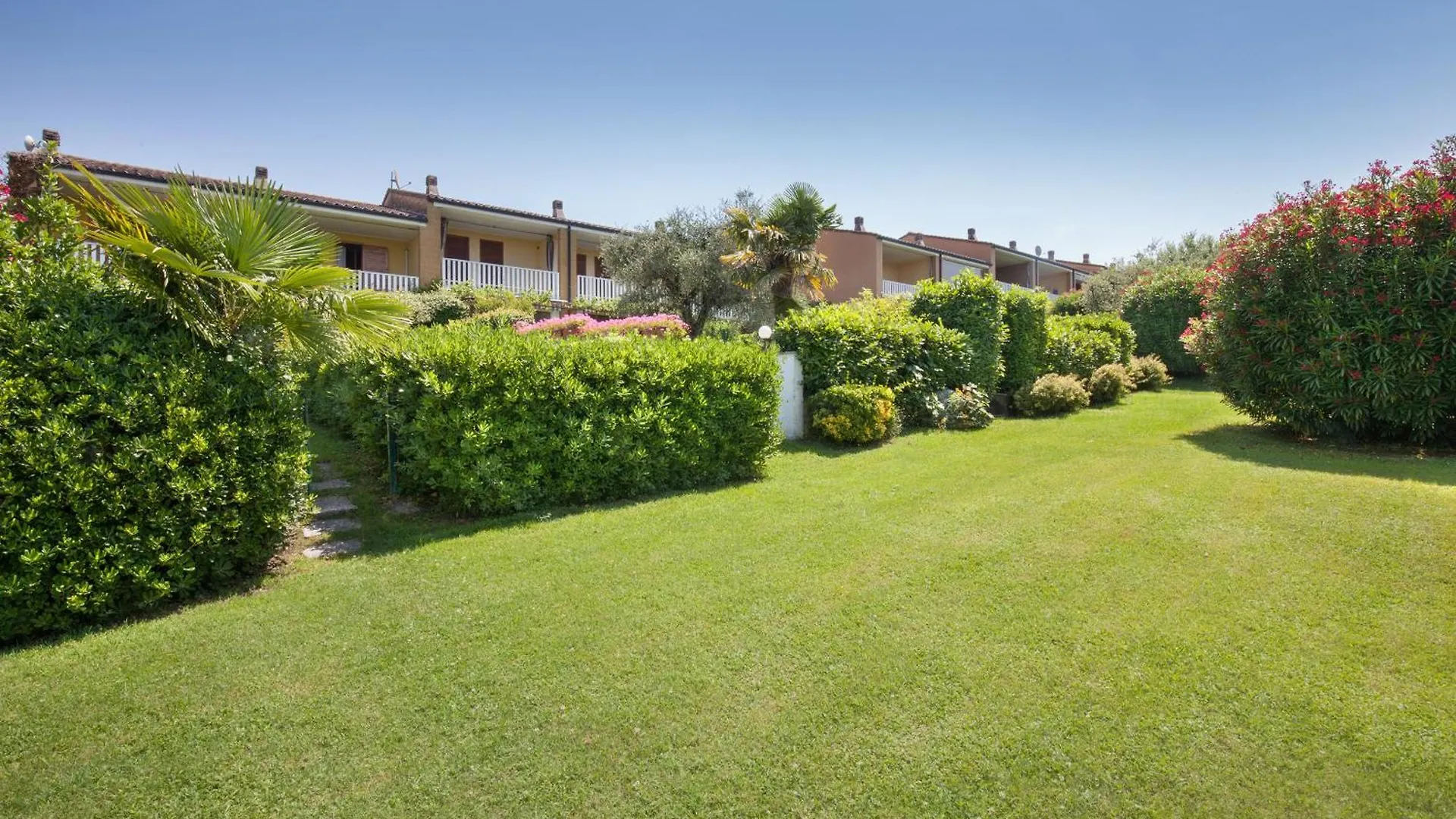 Apartment Babila Home Bardolino Italy